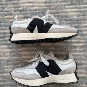 New Balance 327 Sneakers